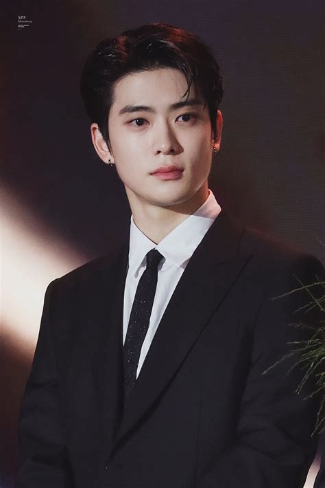 jaehyun suit